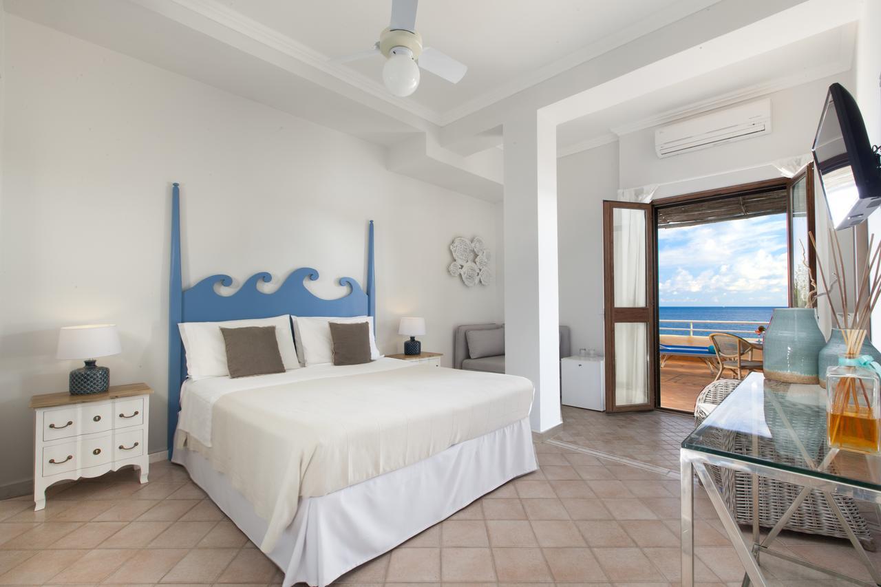 Il Cefalo Hotel & Restaurant Castellabate Bagian luar foto