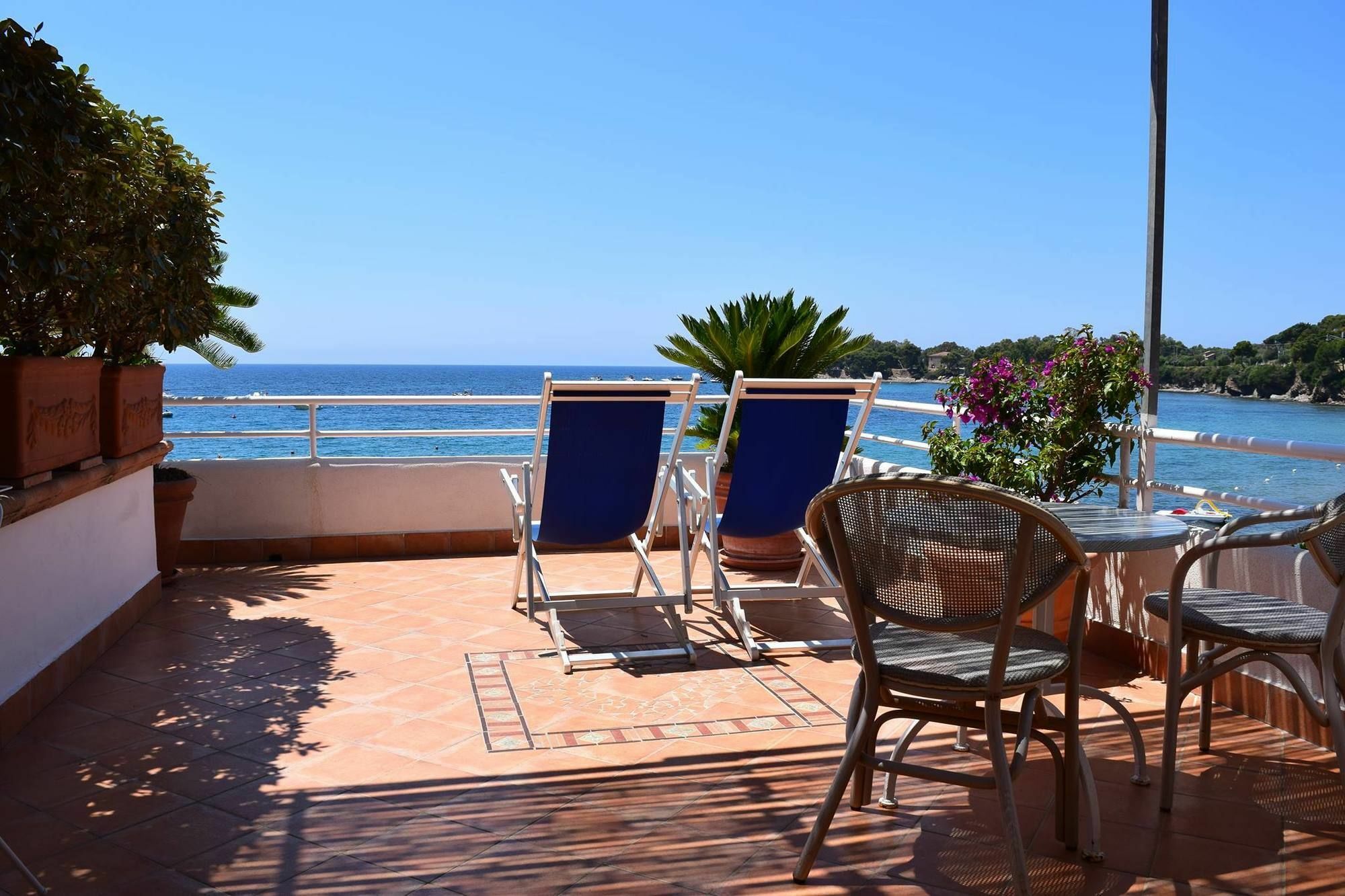 Il Cefalo Hotel & Restaurant Castellabate Bagian luar foto